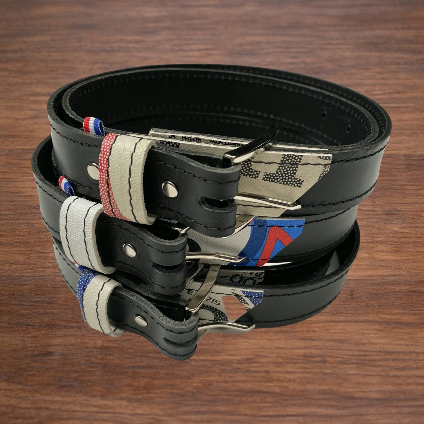 Ceinture en cuir et ballon de rugby