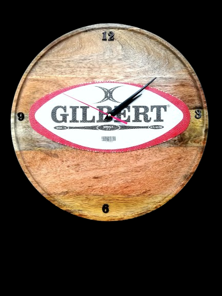 Horloge murale en ballon de rugby recyclé