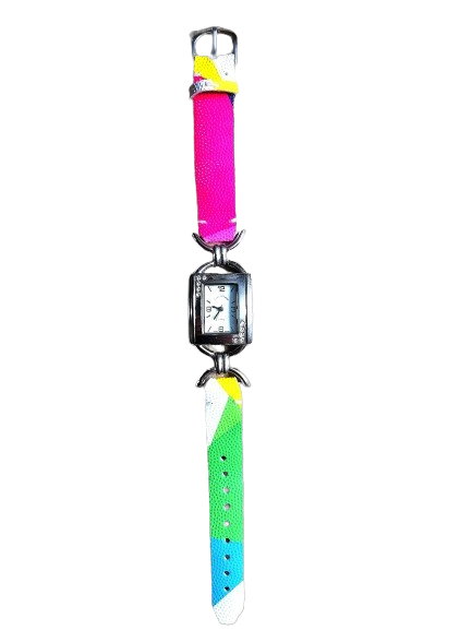 Montre avec bracelet en ballon de rugby