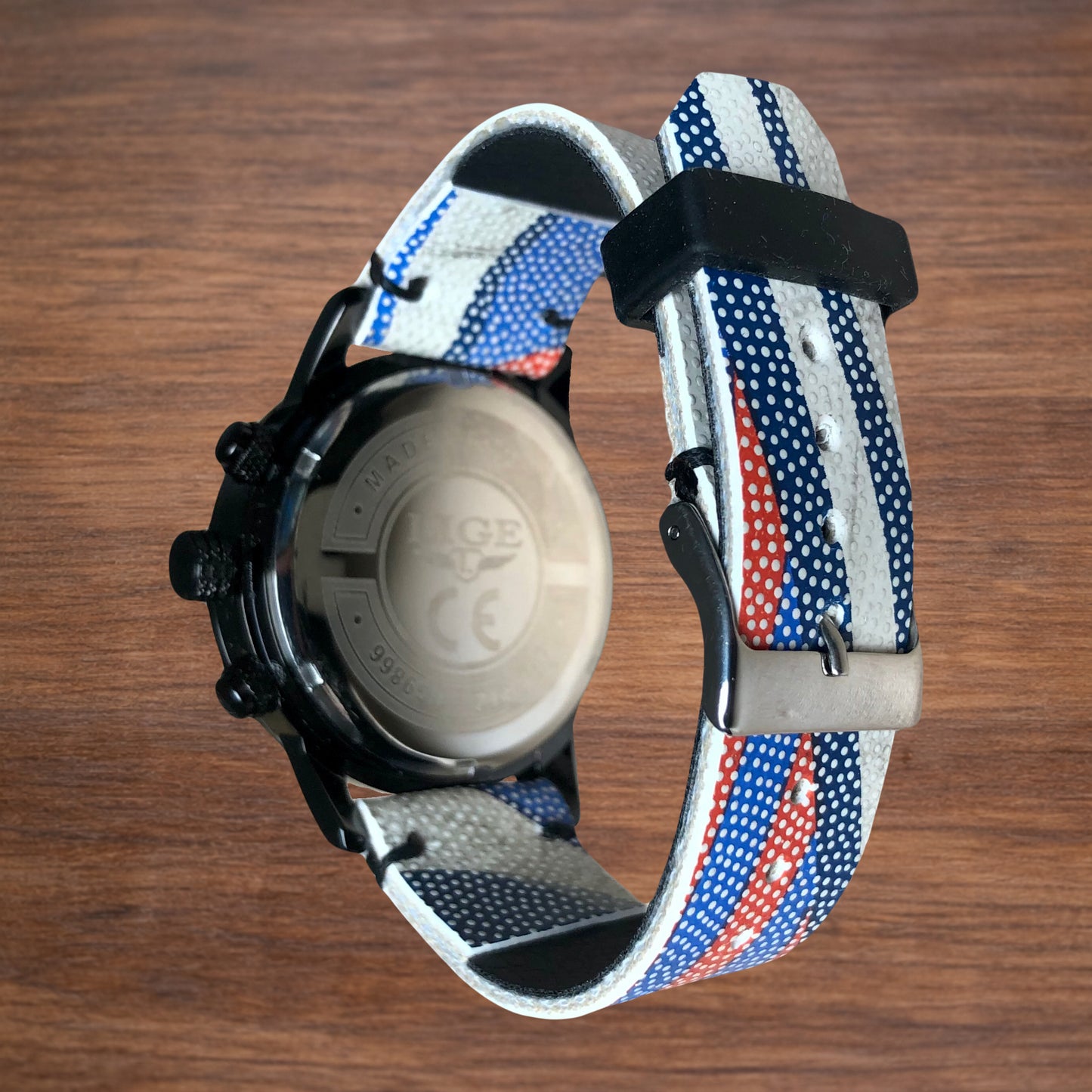 Montre Ballon de Rugby recyclé - Cadran noir et cuivre 40mm
