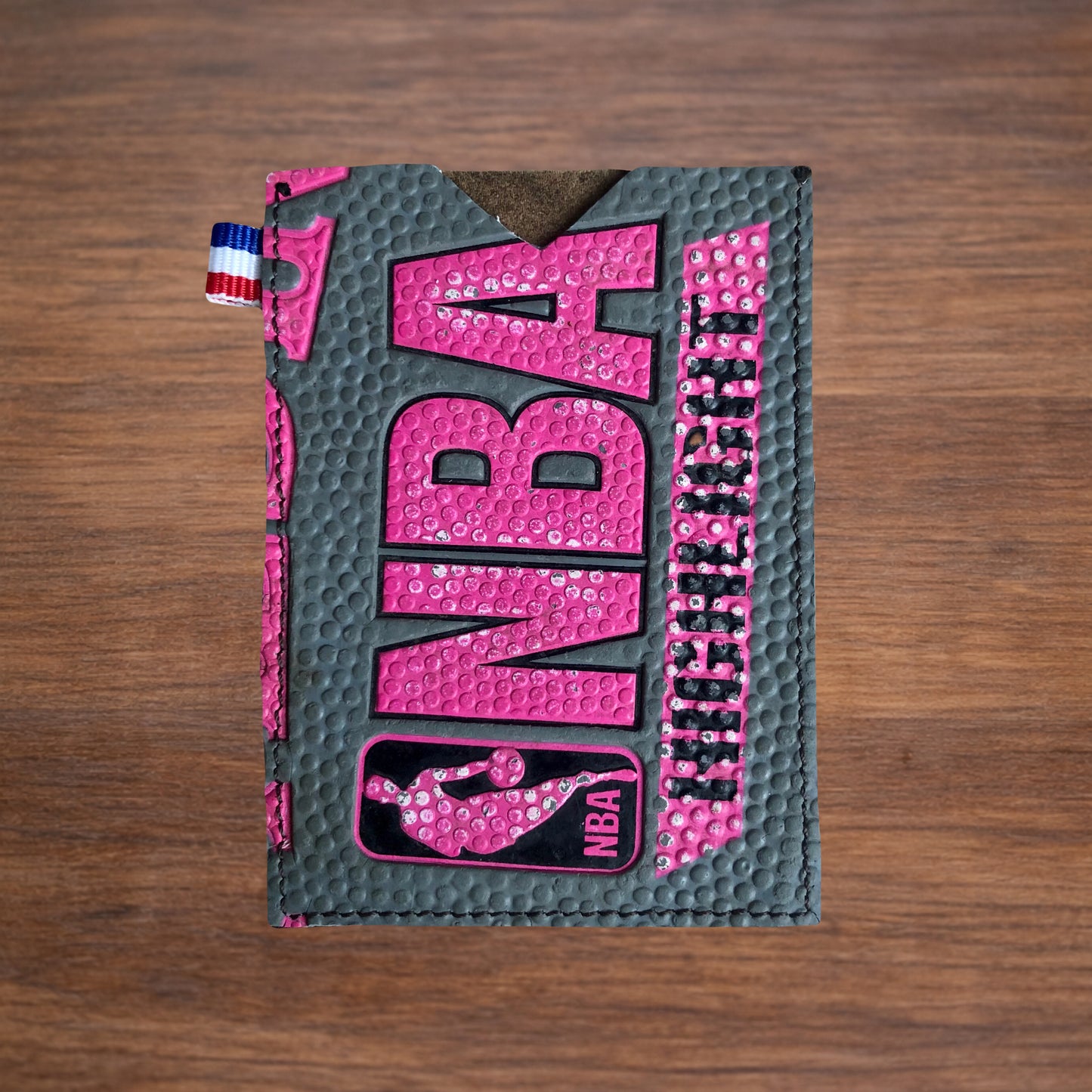 Porte-CB en ballon de basket recyclé NBA gris et rose