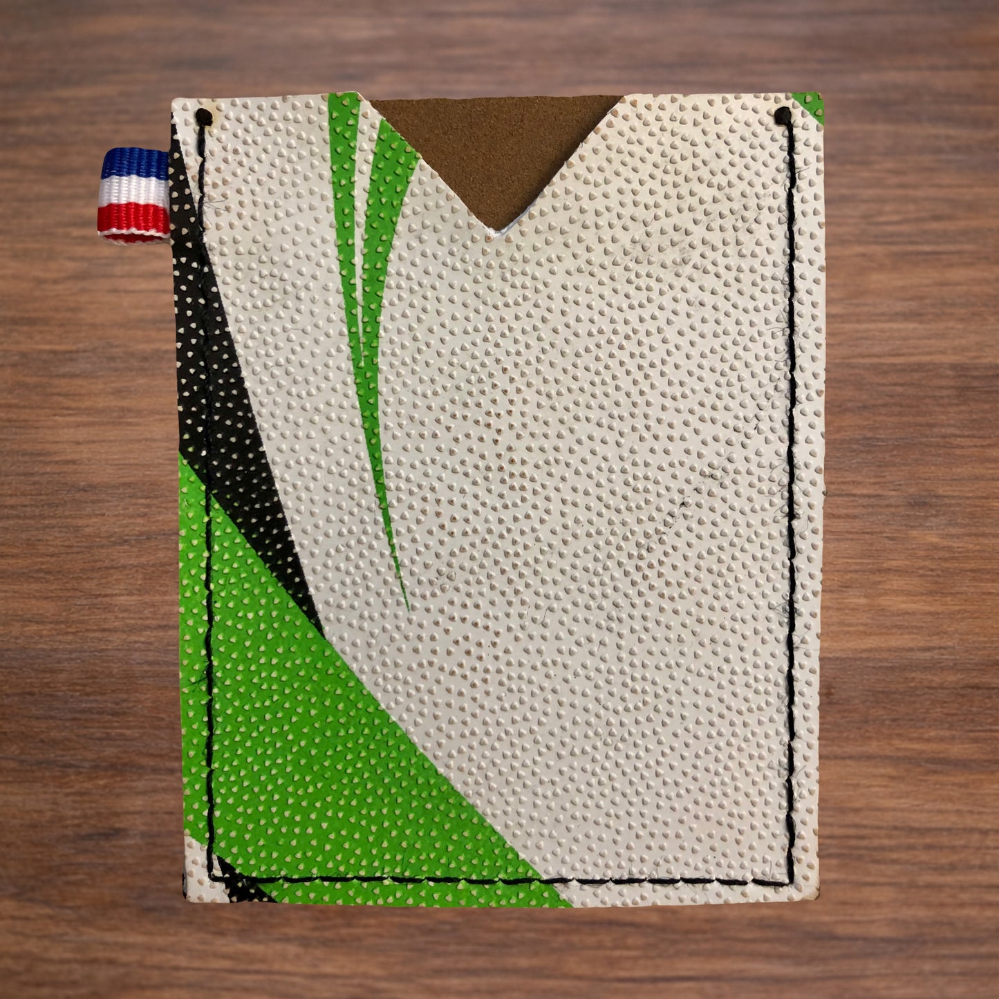 Porte-CB en ballon de rugby recyclé vert et noir