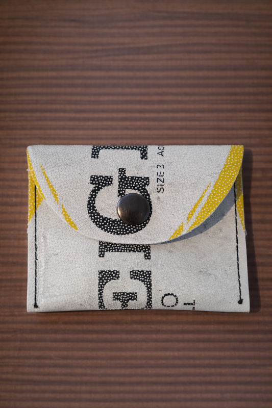 Pochette Porte-monnaie en ballon de Rugby recyclé