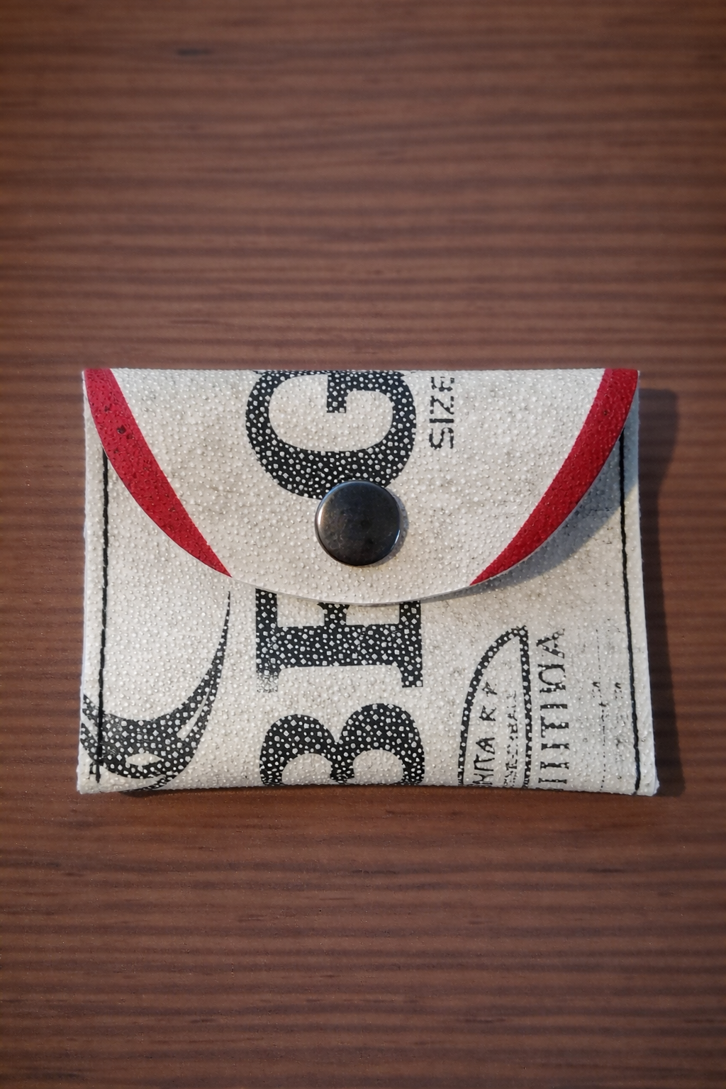 Pochette Porte-monnaie en ballon de Rugby recyclé