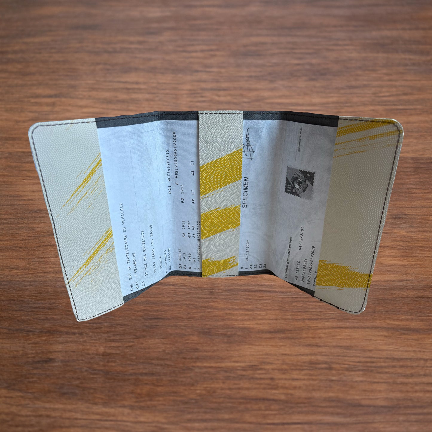 Protection carte-grise en ballon de Rugby recyclé et cuir