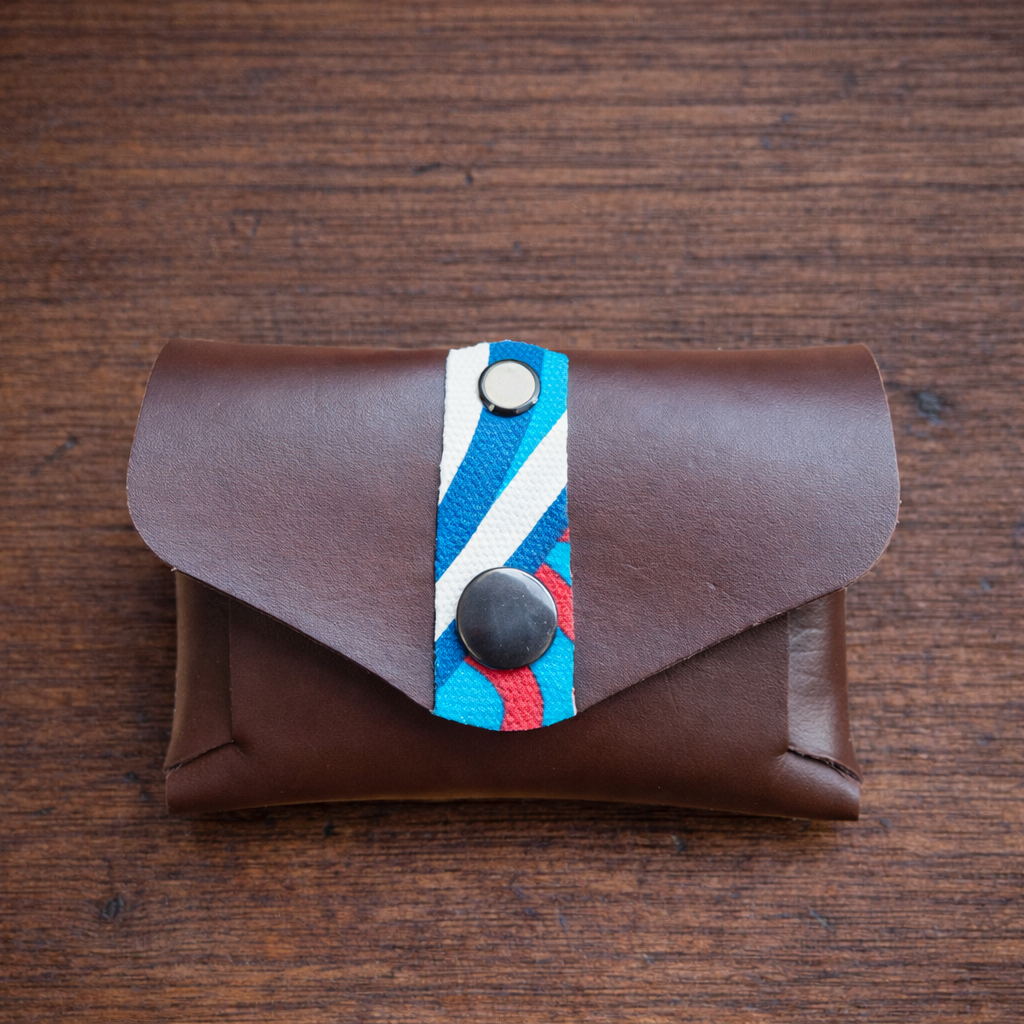 Pochette Porte-monnaie en ballon de Rugby recyclé et cuir