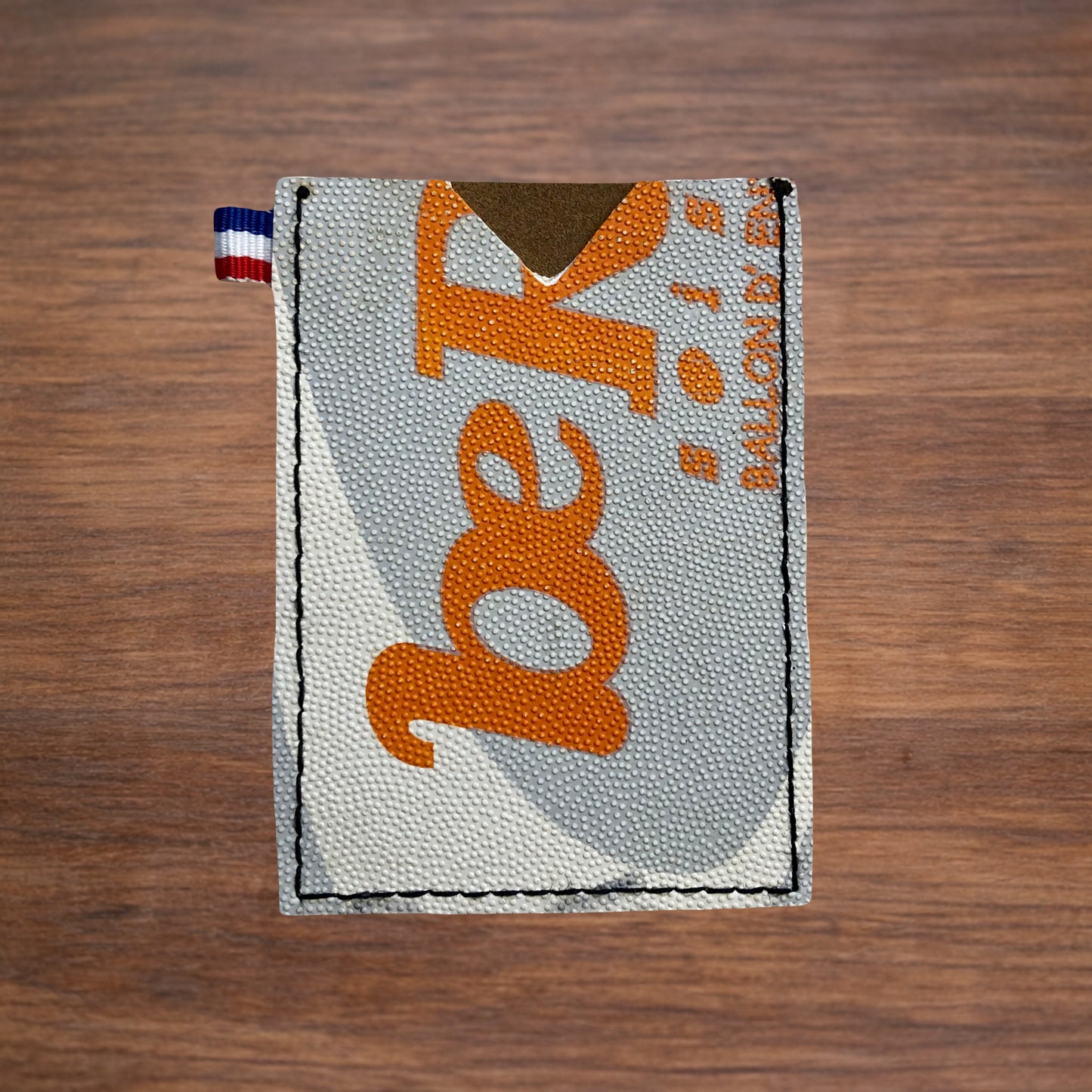 Porte-CB en ballon de rugby recyclé BE RUGBY